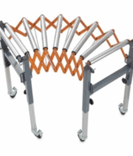 Mesa de rodillos transportadores por gravedad extensible y plegable PM-2700 de SHAPEFFI para manejo de carga en talleres de carpintería en El Salvador
